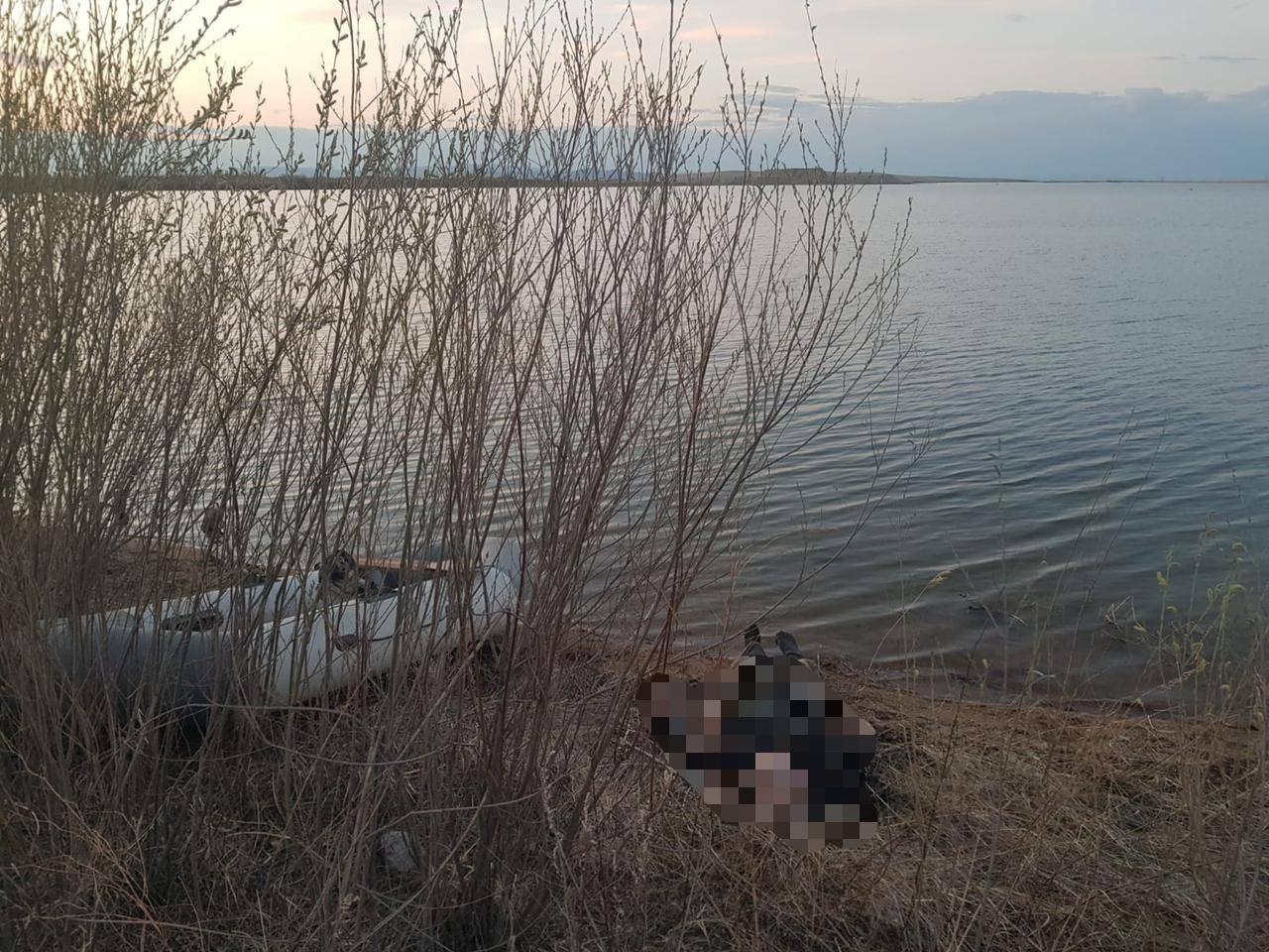 Следователи выяснят, как пожилой рыбак утонул под Краснокаменском 16 мая