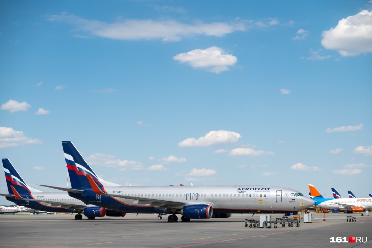 Не принимает и не отправляет рейсы в том числе аэропорт Платов в Ростове-на-Дону