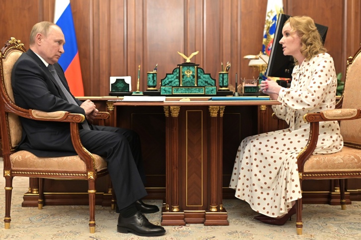 Уполномоченный при президенте по правам ребенка Мария Львова-Белова встретилась с Владимиром Путиным 9 марта
