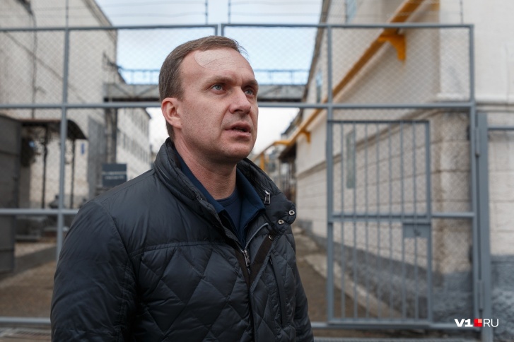 Руководитель УФСИН по Волгоградской области — Александр Просвернин — показал журналистам, как живут особо опасные преступники