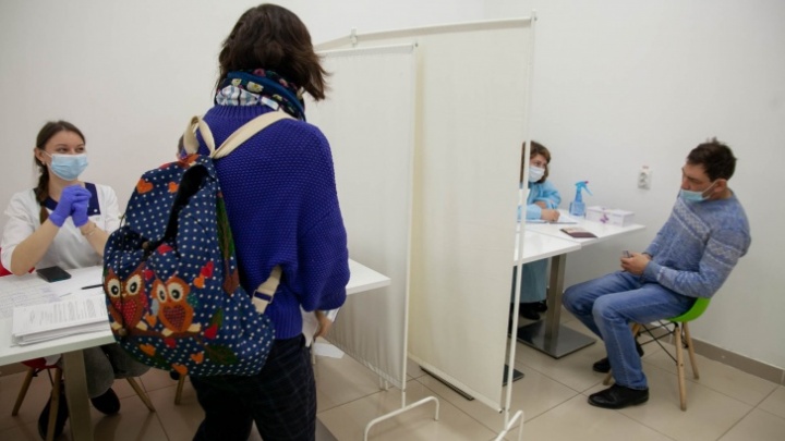 Названо условие, при котором в Тюменской области начнется вакцинация подростков против коронавируса