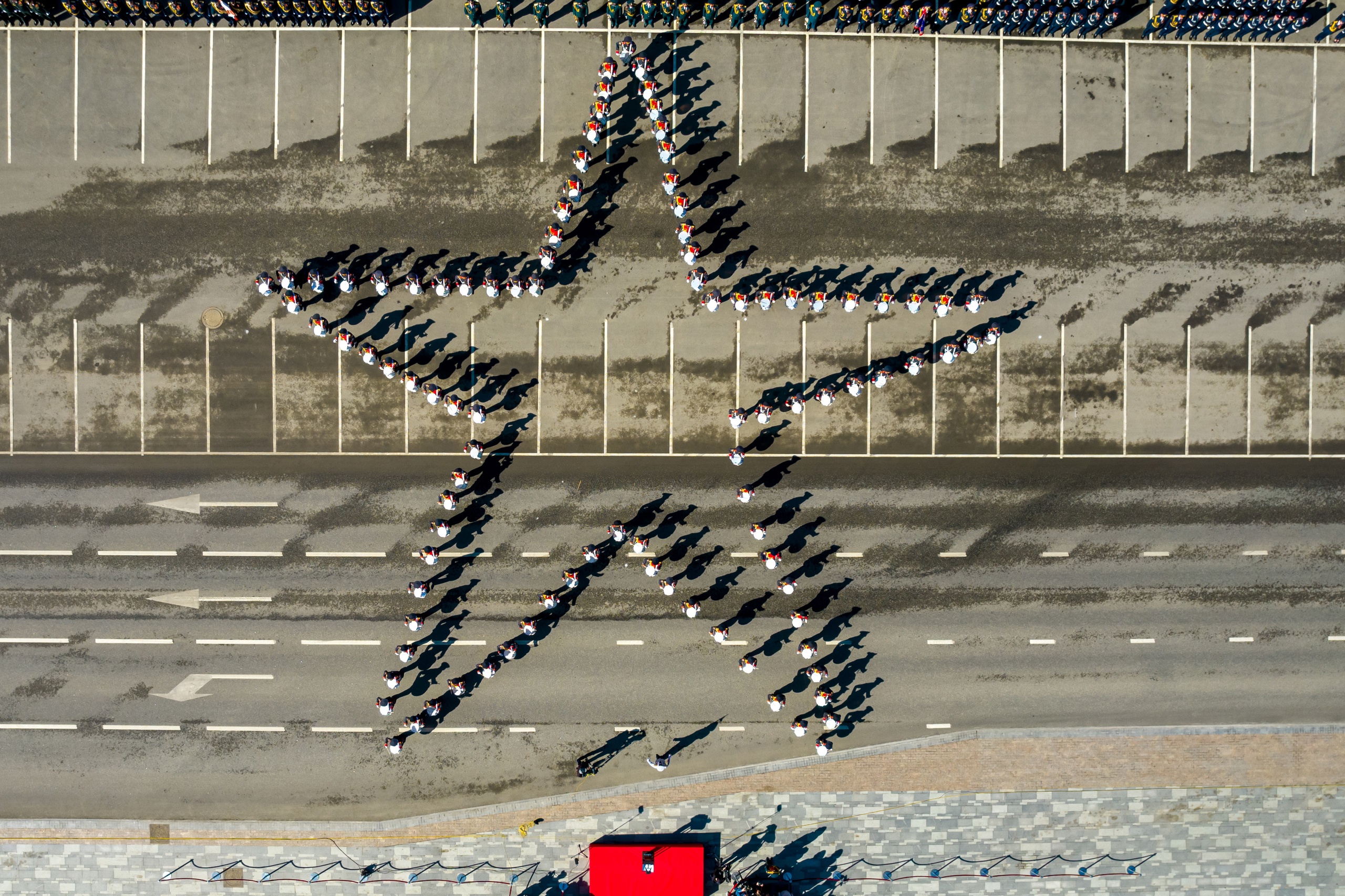 Войска Пермского гарнизона выстроились в форме звезды