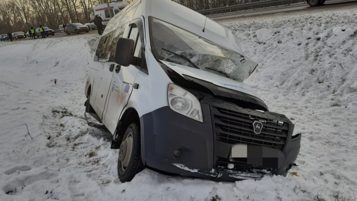 В Башкирии попал в аварию пассажирский автобус, пять человек госпитализированы