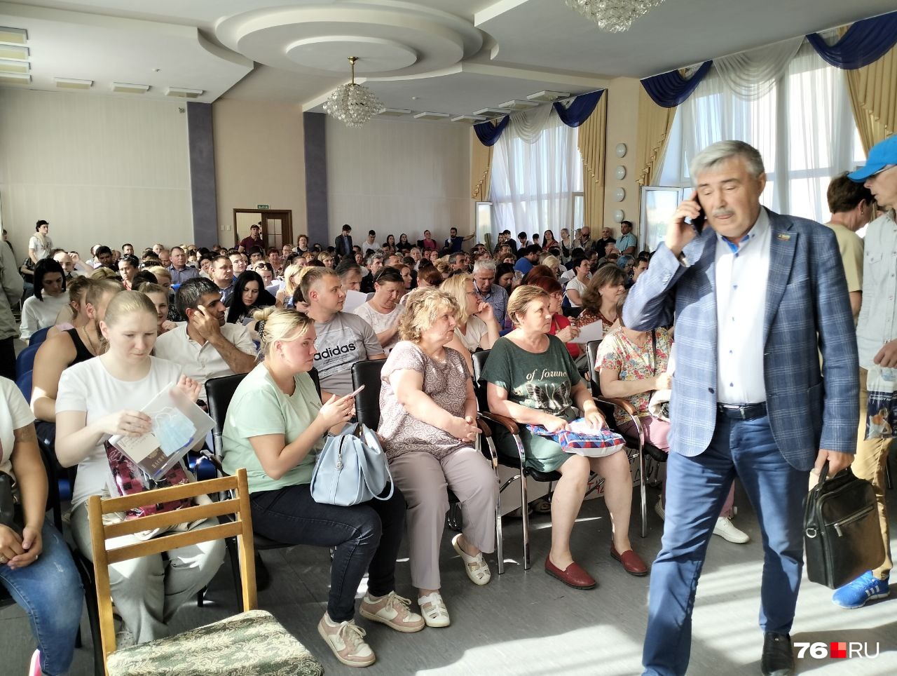 В зале нет свободных мест В зале нет свободных мест