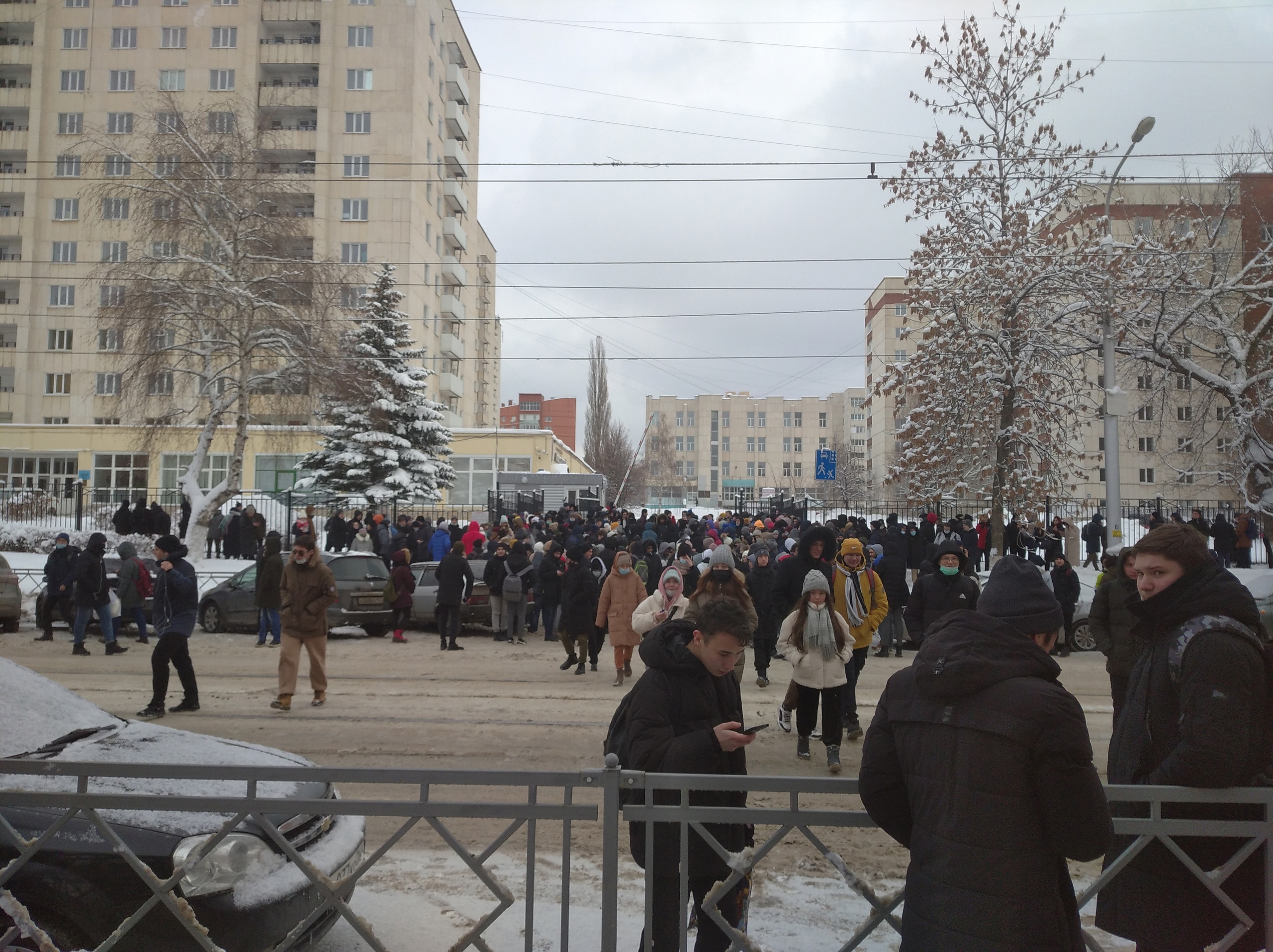 Студентов не пускают даже в общежитие Студентов не пускают даже в общежитие
