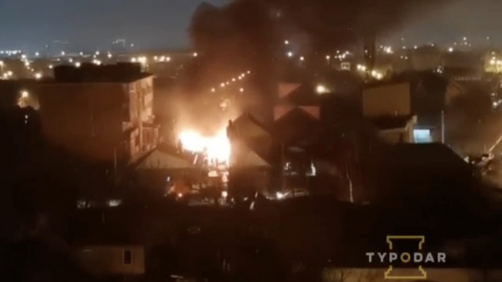 В Краснодаре ночью произошел пожар на улице Заречной