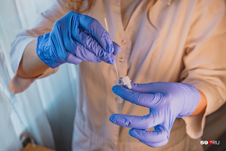 За прошлые сутки медики получили 2099 положительных результатов теста на коронавирус