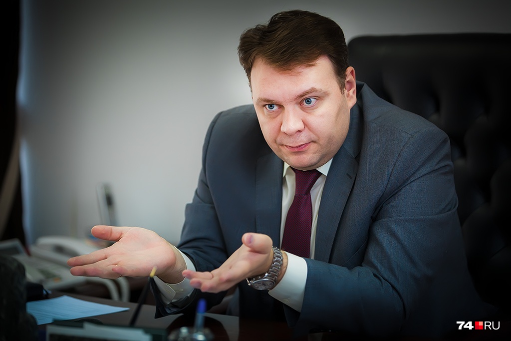 Алексей Бобраков — уроженец Магнитогорска, работал на ММК — укладчиком-упаковщиком, резчиком холодного металла, оператором поста управления, ведущим специалистом по кадрам ОАО «Магнитогорский металлургический комбинат». Там же начал пробовать себя в общественной работе Алексей Бобраков — уроженец Магнитогорска, работал на ММК — укладчиком-упаковщиком, резчиком холодного металла, оператором поста управления, ведущим специалистом по кадрам ОАО «Магнитогорский металлургический комбинат». Там же начал пробовать себя в общественной работе