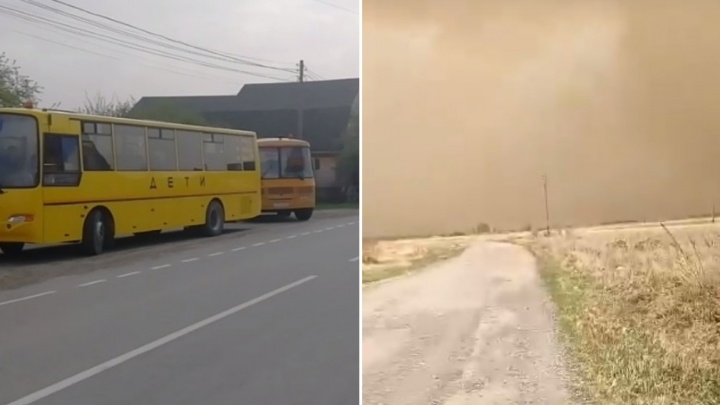 В Ишимском районе из-за сильного пожара эвакуируют деревню