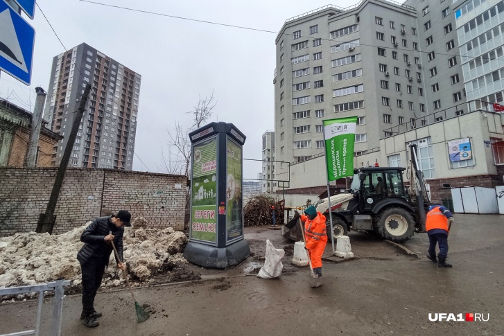 Улица Ленина наконец избавилась от мусора Улица Ленина наконец избавилась от мусора