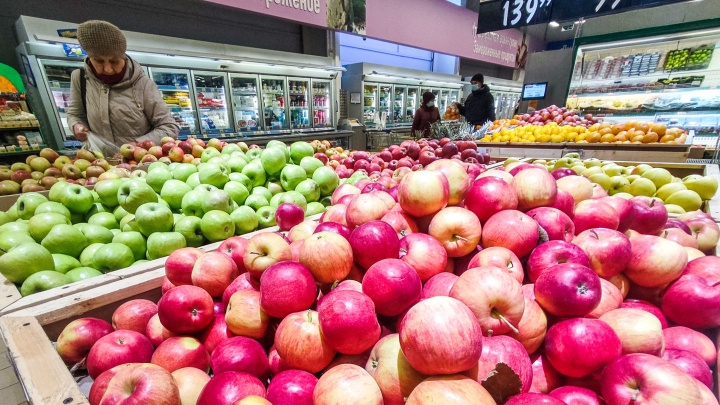 Помидоры — за 380, а огурцы — за 170: попробуйте угадать, из каких стран везут ягоды, овощи и фрукты в магазины Уфы