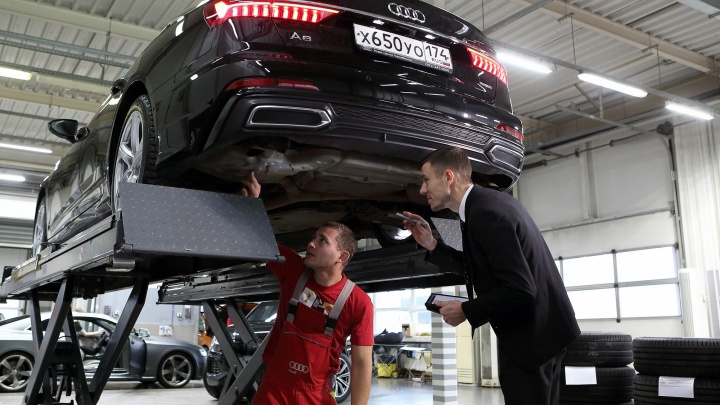 От личного мастера до пожизненной помощи на дороге: причины обслуживать Audi у официального дилера
