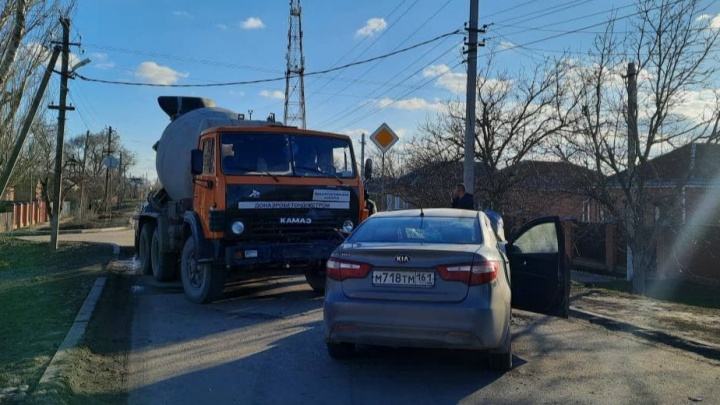 В Азовском районе в ДТП пострадали пять человек. Трое из них — дети