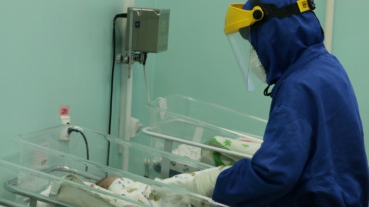 Самому маленькому пациенту в Тюмени, заболевшему коронавирусом этой осенью, 25 дней