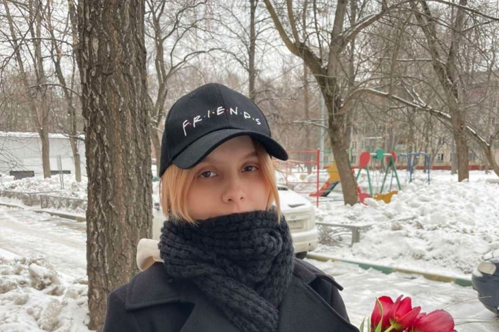 Девушка переехала в Ярославль из другого города Девушка переехала в Ярославль из другого города