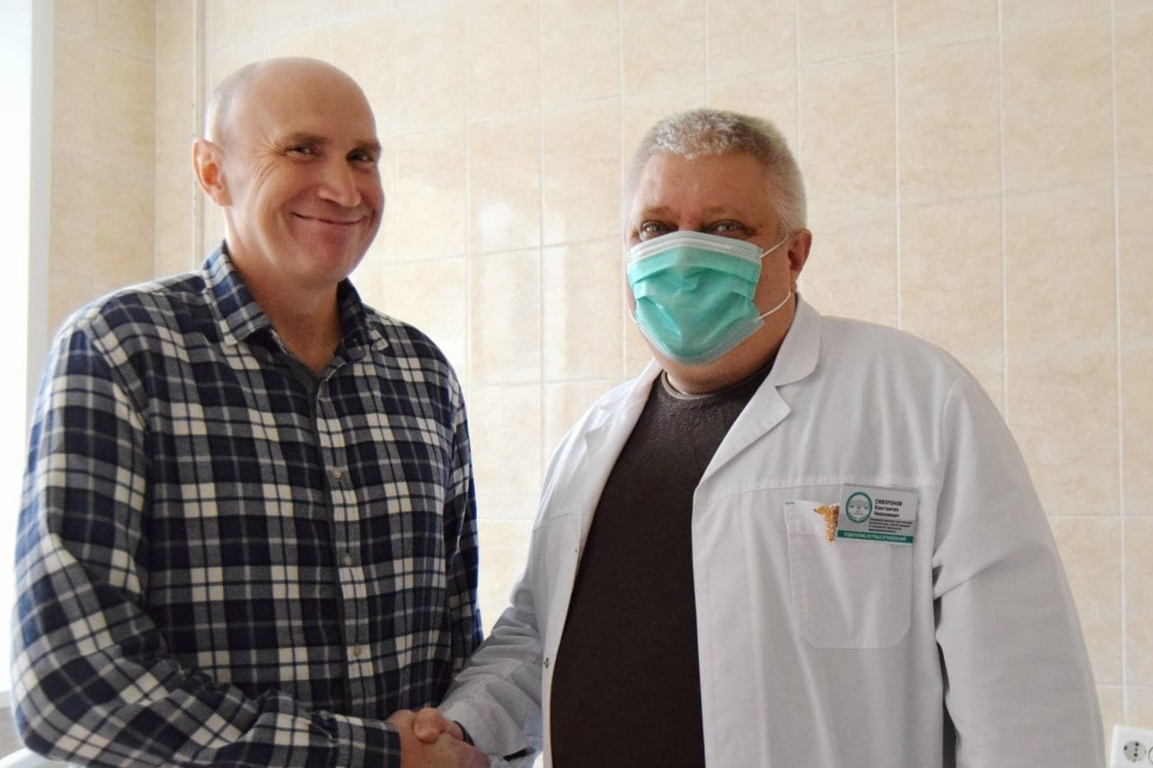 Спасатель возвращается домой: последнего пострадавшего на «Листвяжной» в Кузбассе выписали из больницы