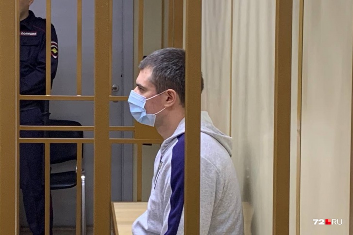 Павел Шадрин вел себя в суде спокойно, но с журналистами общаться отказался