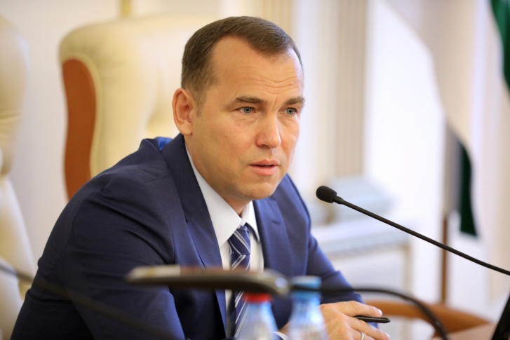 Вадим Шумков попросил чиновников надевать ленточки с сегодняшнего дня Вадим Шумков попросил чиновников надевать ленточки с сегодняшнего дня