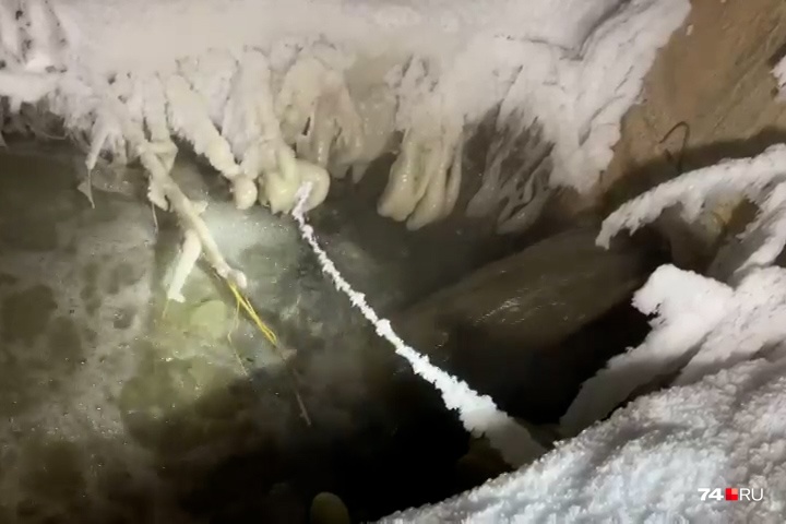 Видео о том, как канализация выливается в Шершневское водохранилище, наш читатель снял ночью Видео о том, как канализация выливается в Шершневское водохранилище, наш читатель снял ночью