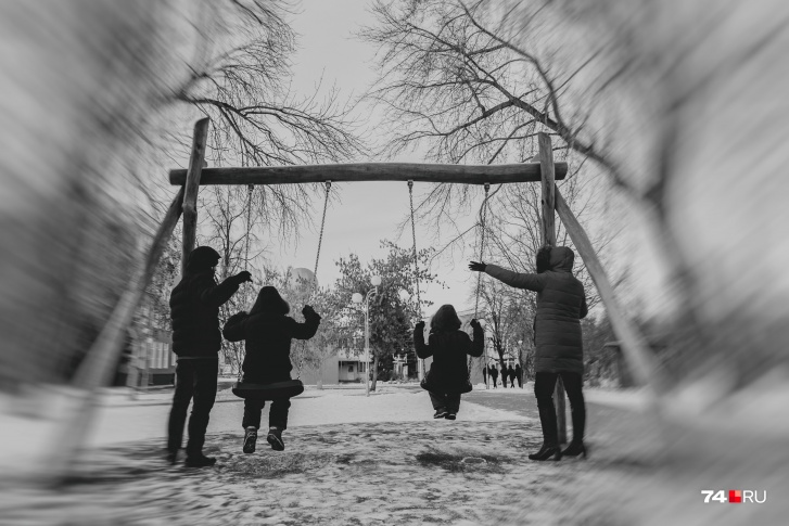 У Олега и Натальи (имена изменены по просьбе героев материала) подрастают двое сыновей, у обоих после рождения врачи диагностировали ВИЧ У Олега и Натальи (имена изменены по просьбе героев материала) подрастают двое сыновей, у обоих после рождения врачи диагностировали ВИЧ