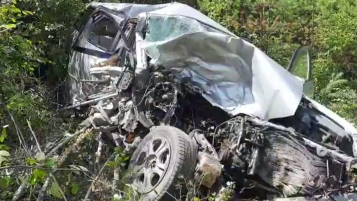 Массовое ДТП под Ангарском: Toyota после столкновения с другим авто вылетела на встречку под грузовик