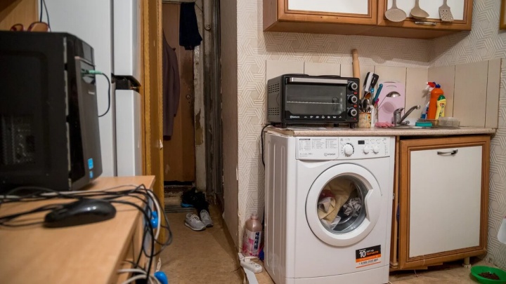 «Хотел постирать, но не успел»: мужчина украл у пенсионерки стиральную машину