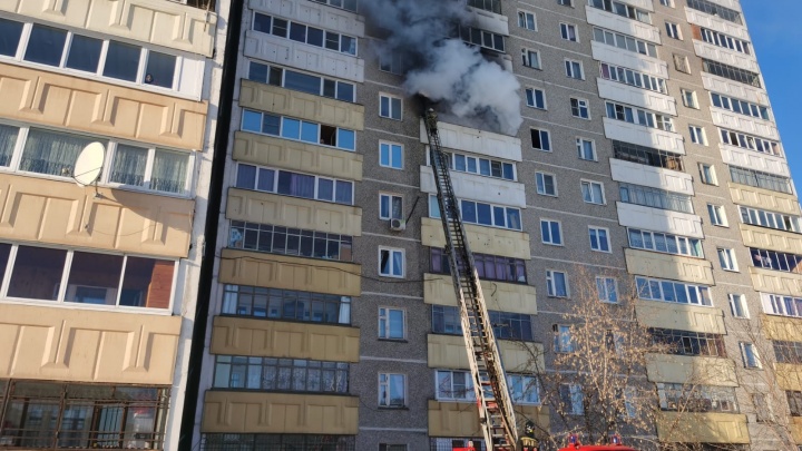 Возле «Таганского ряда» во время пожара в многоэтажке спасли беременную женщину