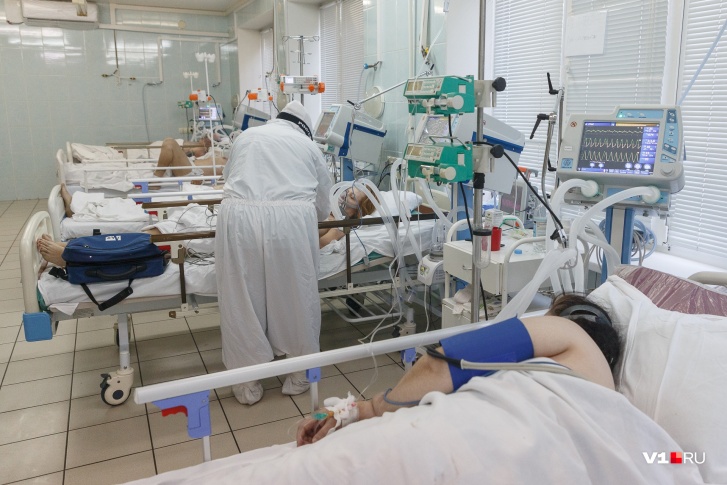 Ситуация с коронавирусом в Волгограде страшна. Но до волгоградцев зачастую доводят лишь скупые данные и успокаивающие обещания Ситуация с коронавирусом в Волгограде страшна. Но до волгоградцев зачастую доводят лишь скупые данные и успокаивающие обещания
