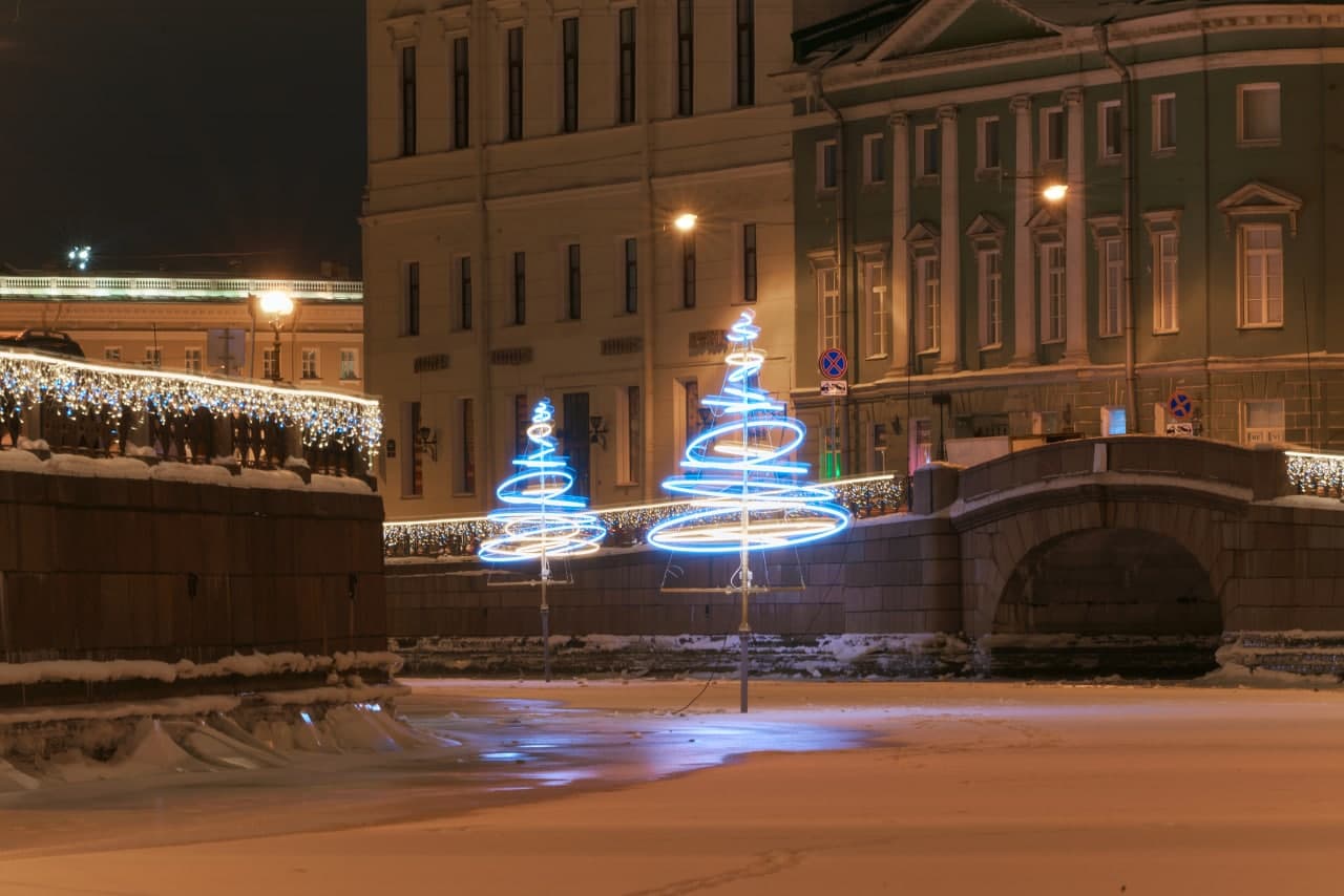 Декабрь 2023 в спб. Украшенный реки Питер.