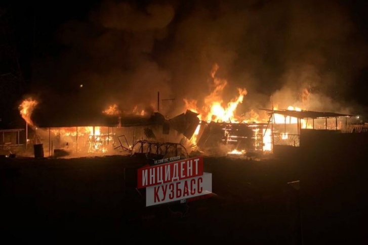 Пожар тушили 40 минут Пожар тушили 40 минут