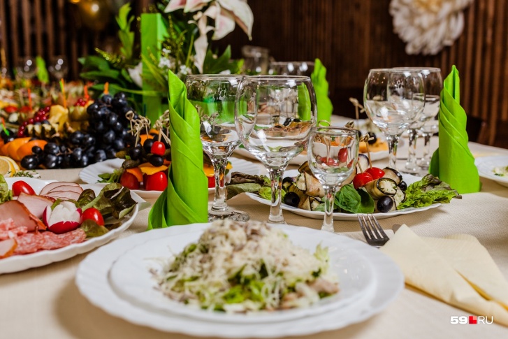 Блюда к праздничному столу обойдутся почти в семь тысяч рублей