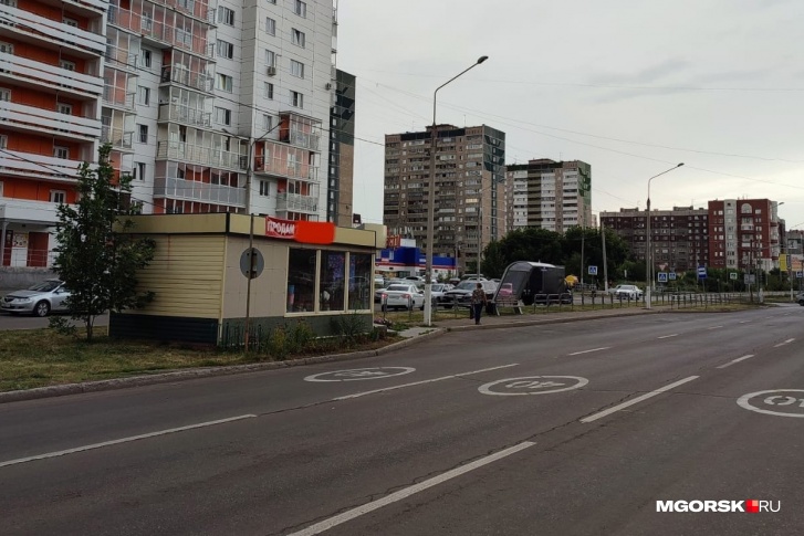 Цветочный павильон стоял в одном и том же месте 10 лет, торговля шла успешно, рассказала его владелица Цветочный павильон стоял в одном и том же месте 10 лет, торговля шла успешно, рассказала его владелица