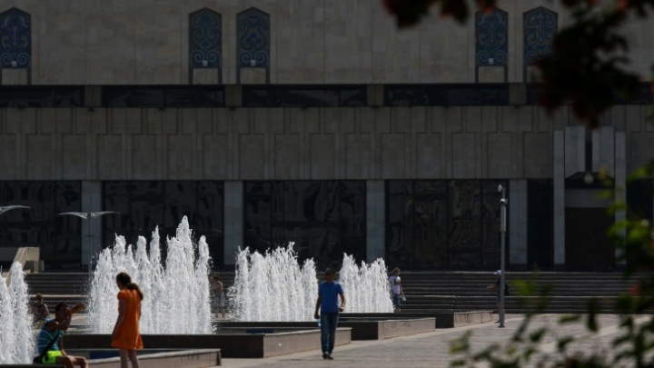 В Казани запустили самый большой фонтан в городе. Но оказалось, он требует ремонта