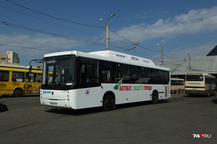Жители города неоднократно просили чиновников и депутатов запустить еще один автобус до базы отдыха