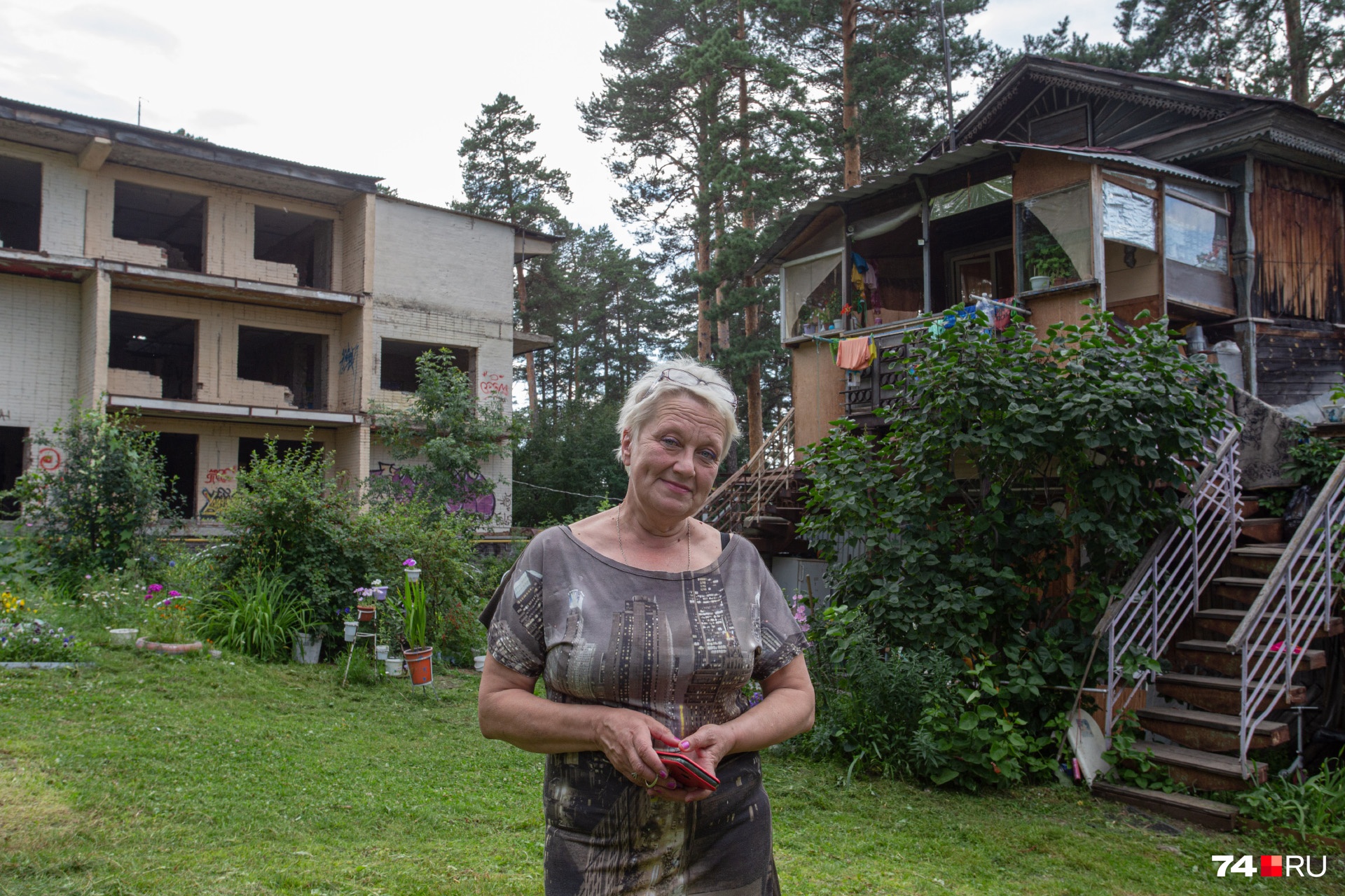 Елена Николаевна живет в деревянном двухэтажном доме больше 30 лет