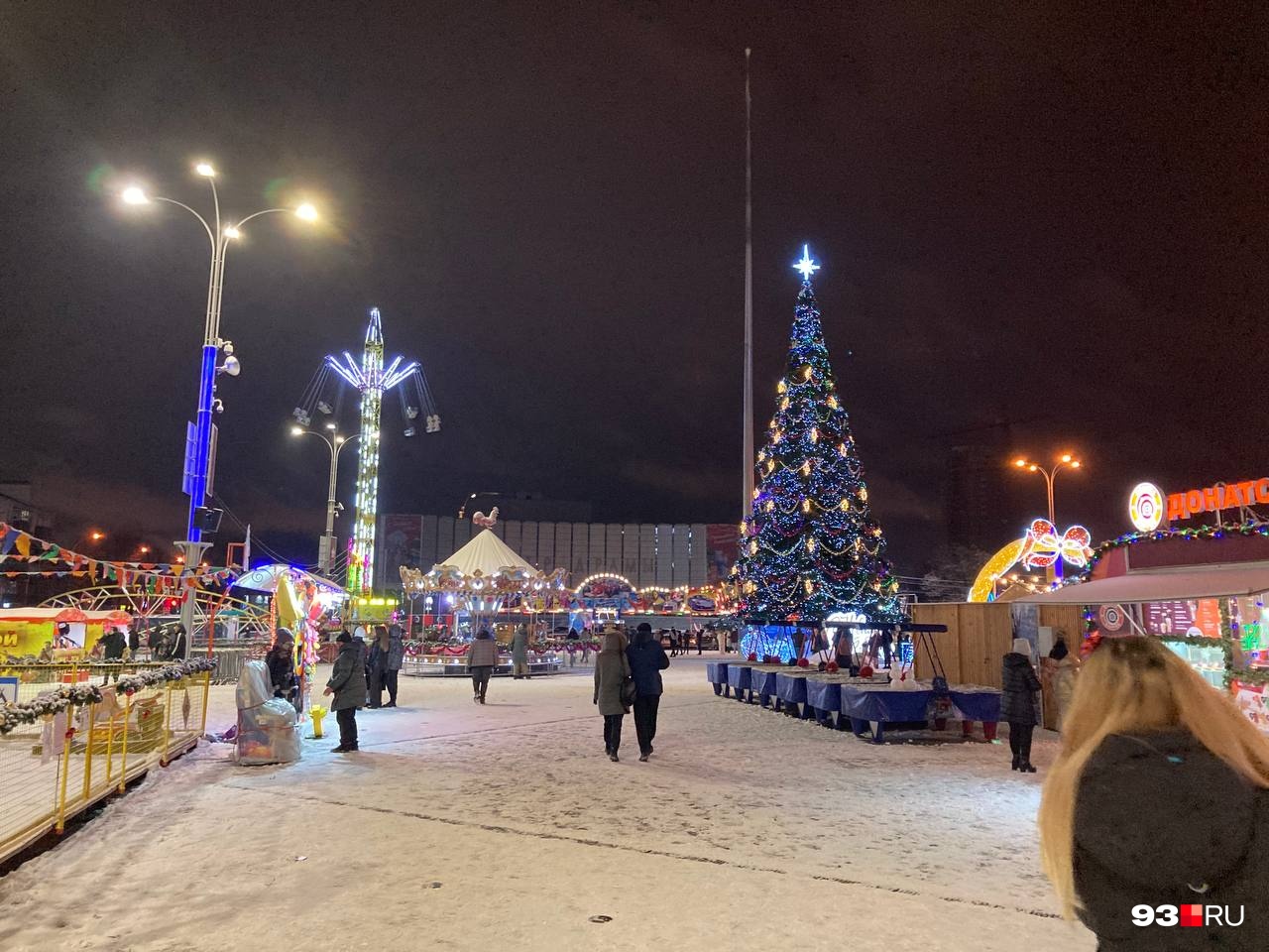 Новогоднюю атмосферу лучше искать после захода солнца Новогоднюю атмосферу лучше искать после захода солнца