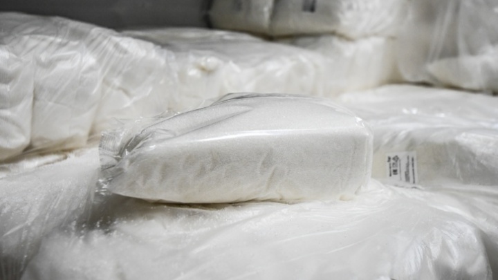 «Берут по 10, 20 килограммов». Представители торговых сетей ответили, есть ли дефицит сахара в Екатеринбурге