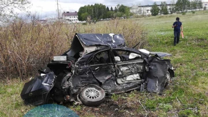 В Башкирии в ДТП с Geely Emgrand и грузовиком погиб мужчина