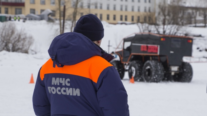 Начальник МЧС в Северодвинске заставил подчиненных построить ему дом