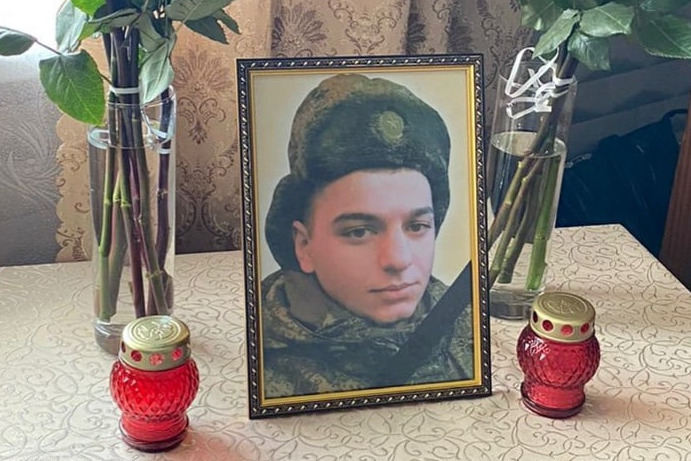 Грача Надарян был рядовым контрактной службы Грача Надарян был рядовым контрактной службы