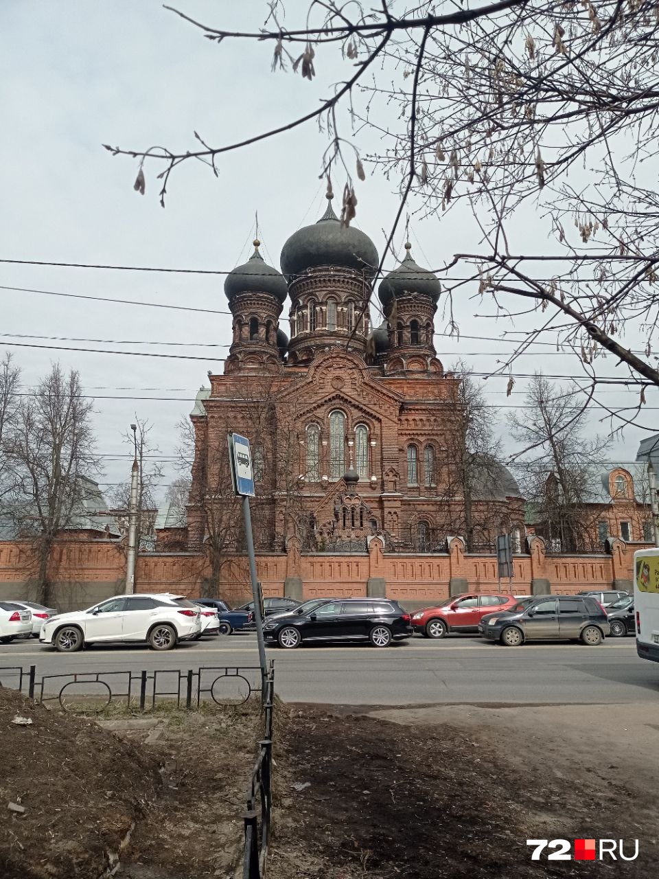 Свято-Введенский женский монастырь — одно из самых красивых мест в городе