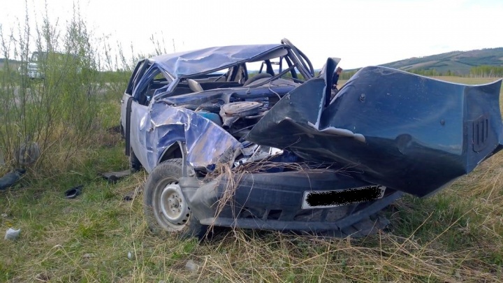 Легковушка перевернулась на трассе в Забайкалье — двое погибли
