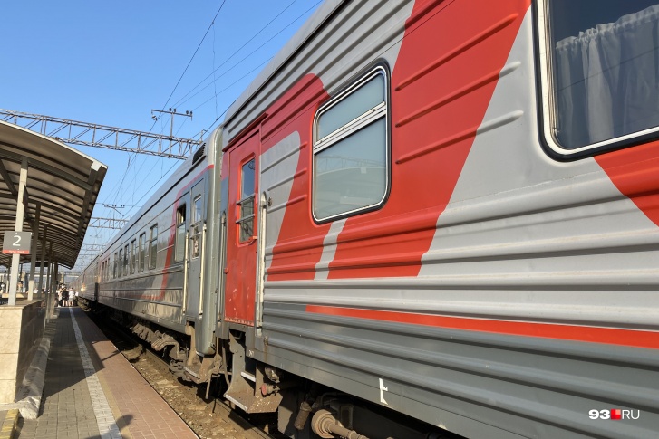 Следователям предстоит выяснить, зачем мужчина залез под поезд Следователям предстоит выяснить, зачем мужчина залез под поезд