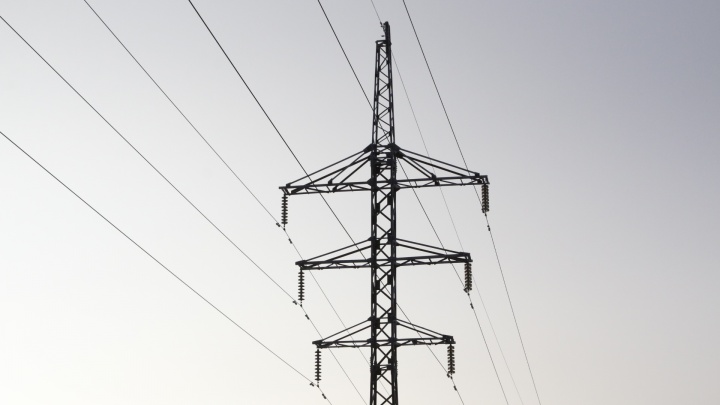 В Поморье дачники трех СНТ рискуют этим летом остаться без электричества: почему так вышло
