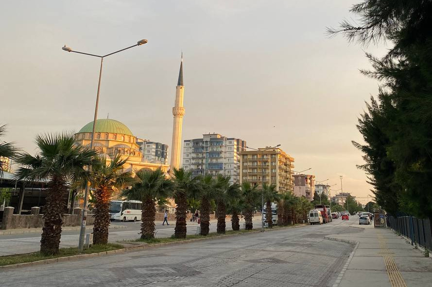В Измире нет толп туристов, и жить здесь дешевле, чем в Анталье или Аланье