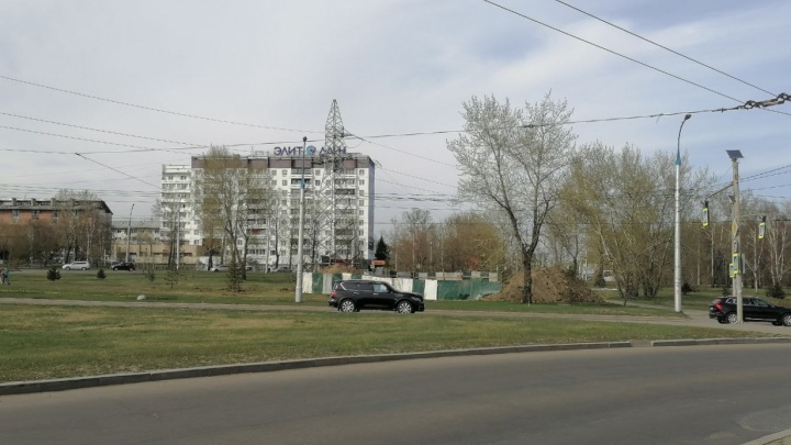 30-метровую стелу «Город трудовой доблести» откроют в Иркутске в сентябре. Сколько на нее потратят?
