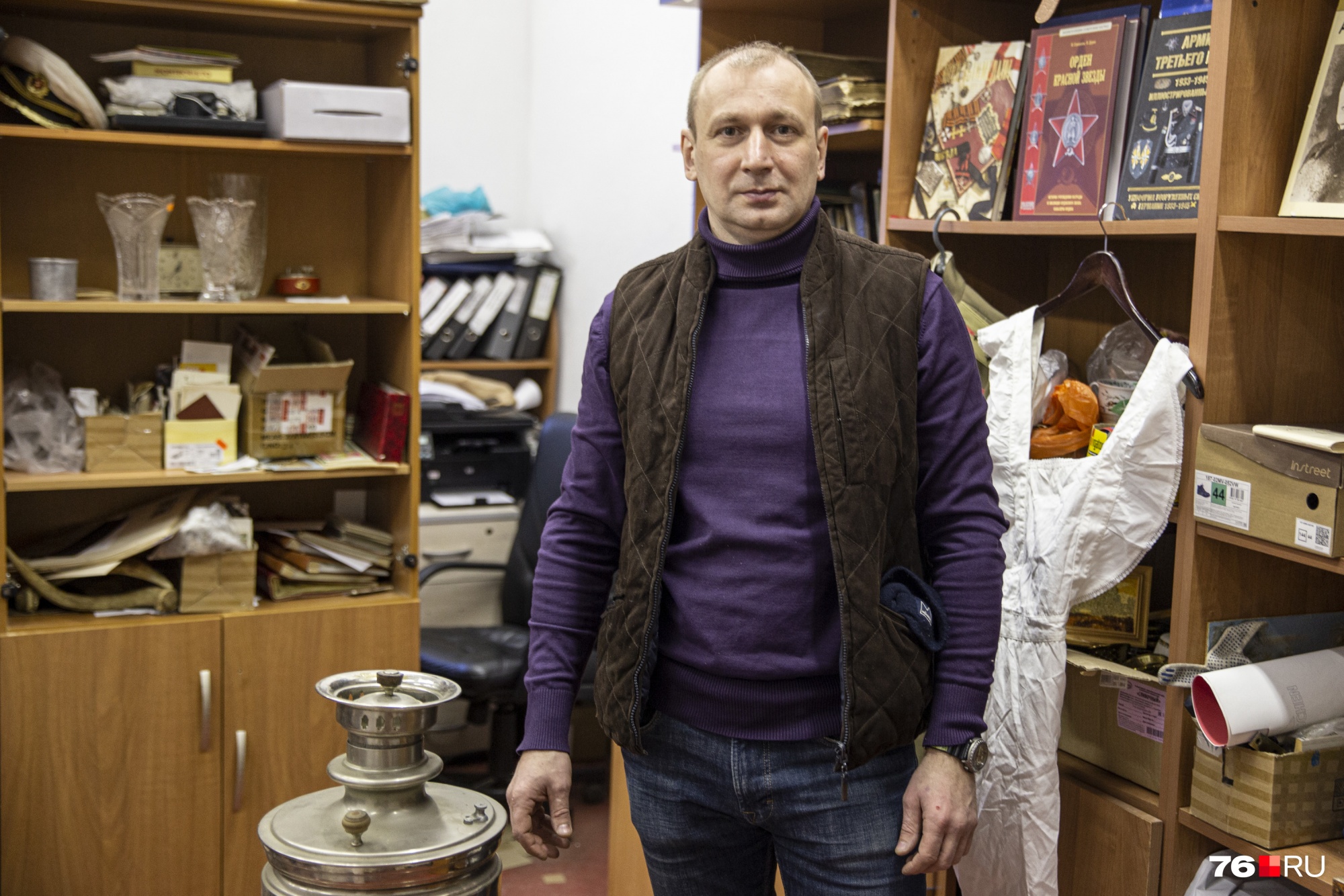 Евгений Смирнов решил заняться антикварным бизнесом около 8 лет назад, когда побывал на большой барахолке в Тбилиси