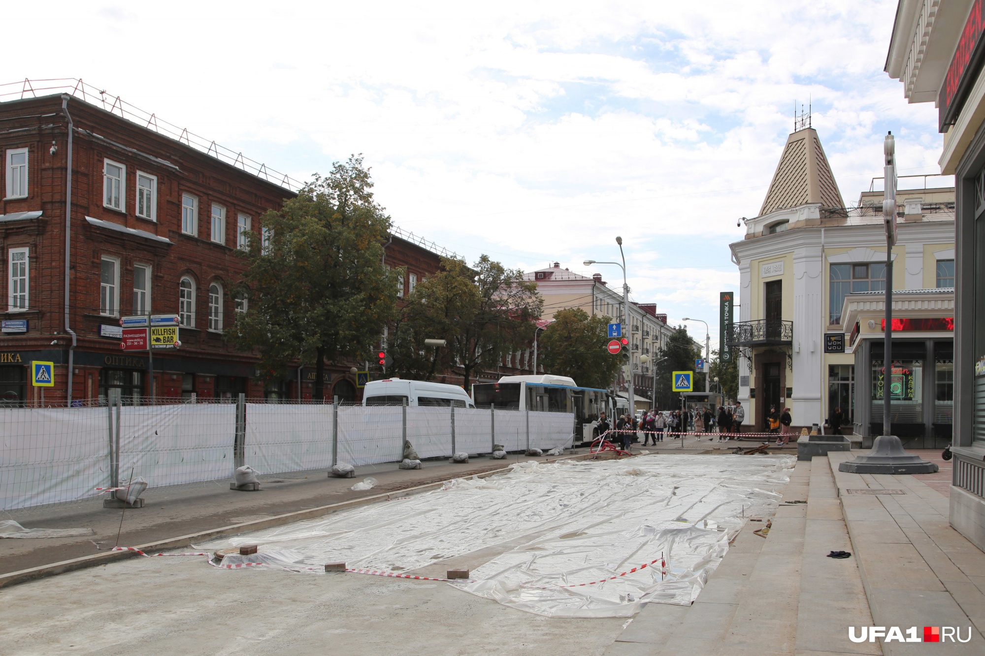 Ленина в песке: 20 атмосферных фотографий с ремонта главной улицы Уфы