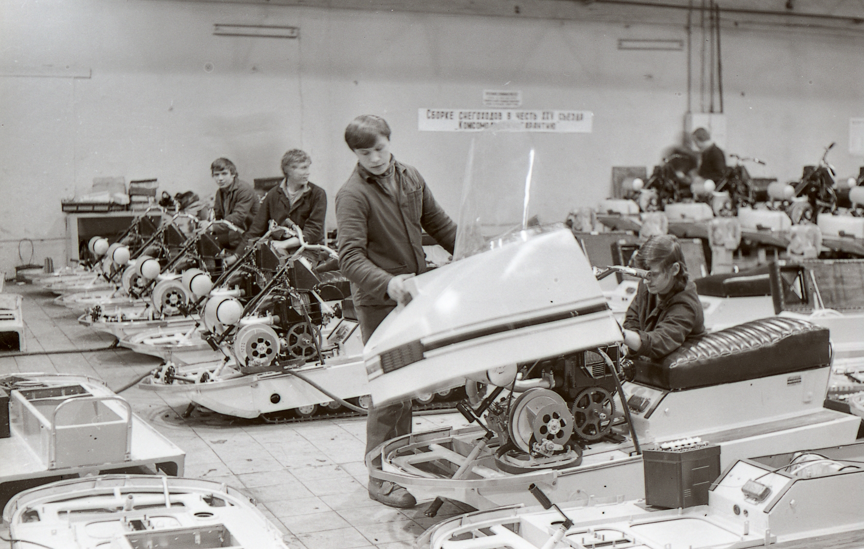 1973 г. — серийное производство снегоходов «Буран» с двигателем РМЗ-640