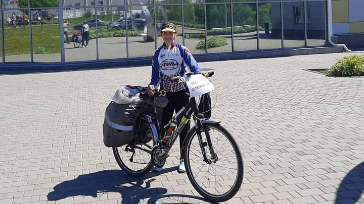 «Болят колени, и сносит ветром». В Екатеринбург приедет самая пожилая велосипедистка России